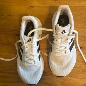 adidas Cloudfoam Tennis shoes